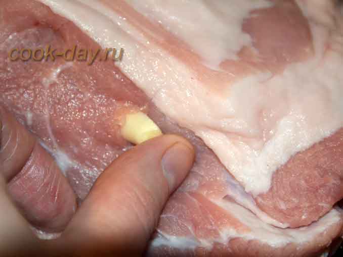 Как нафаршировть мясо чесноком