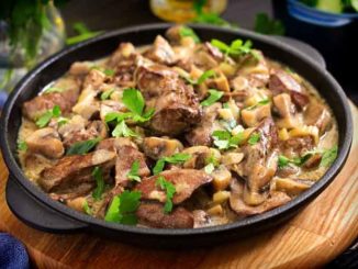 Как приготовить тушеную печень с шампиньонами