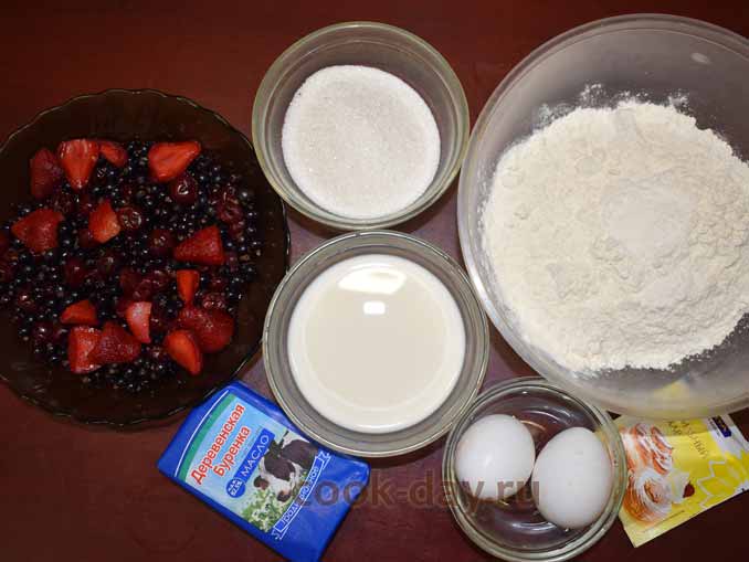 Ингредиенты для пирога с ягодами