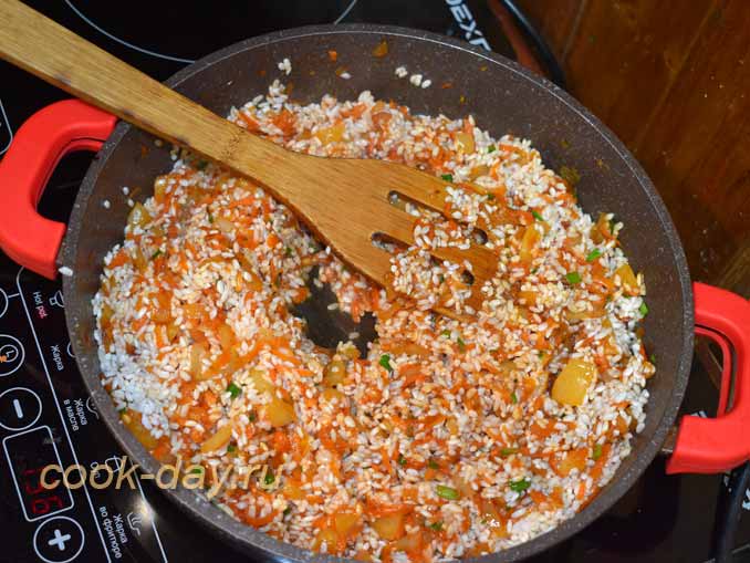 Готовим вкусный гарнир из риса с овощами