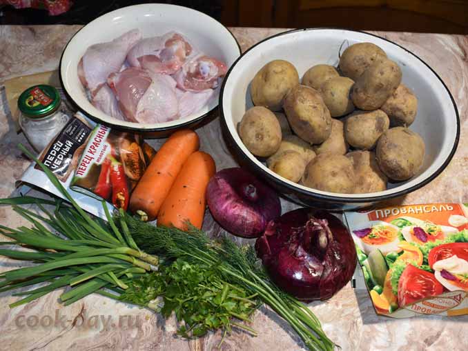 Ингредиенты для курицы с овощами и зеленью в рукаве